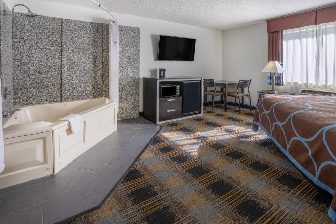 Super 8 By Wyndham Villa Rica Dış mekan fotoğraf