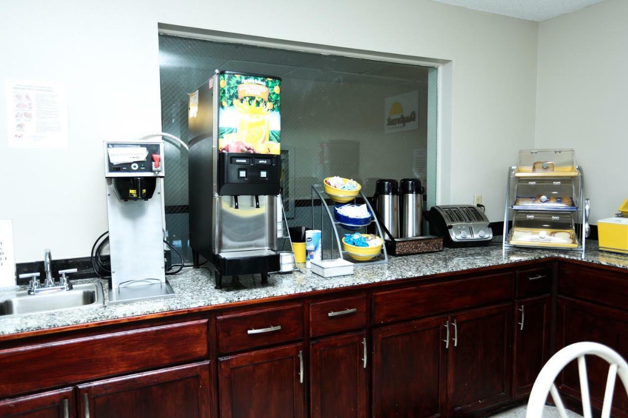 Super 8 By Wyndham Villa Rica Dış mekan fotoğraf