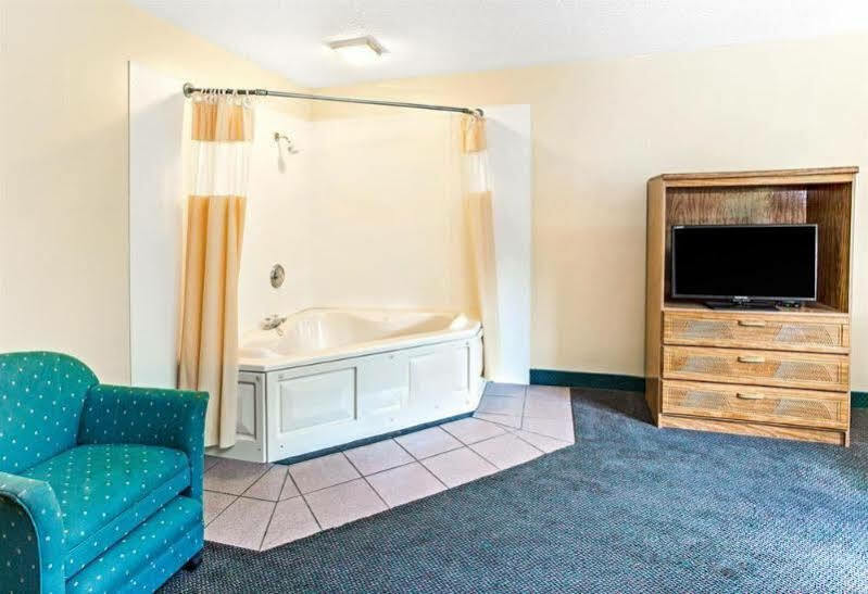 Super 8 By Wyndham Villa Rica Dış mekan fotoğraf