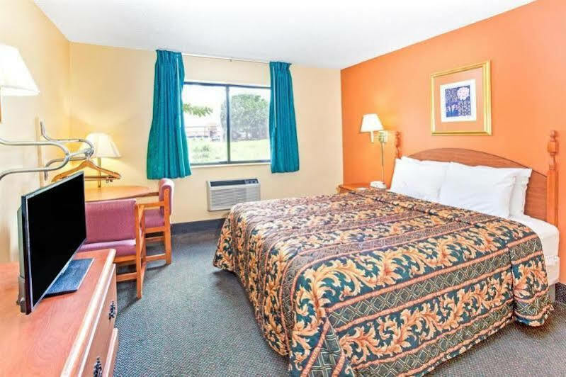 Super 8 By Wyndham Villa Rica Dış mekan fotoğraf